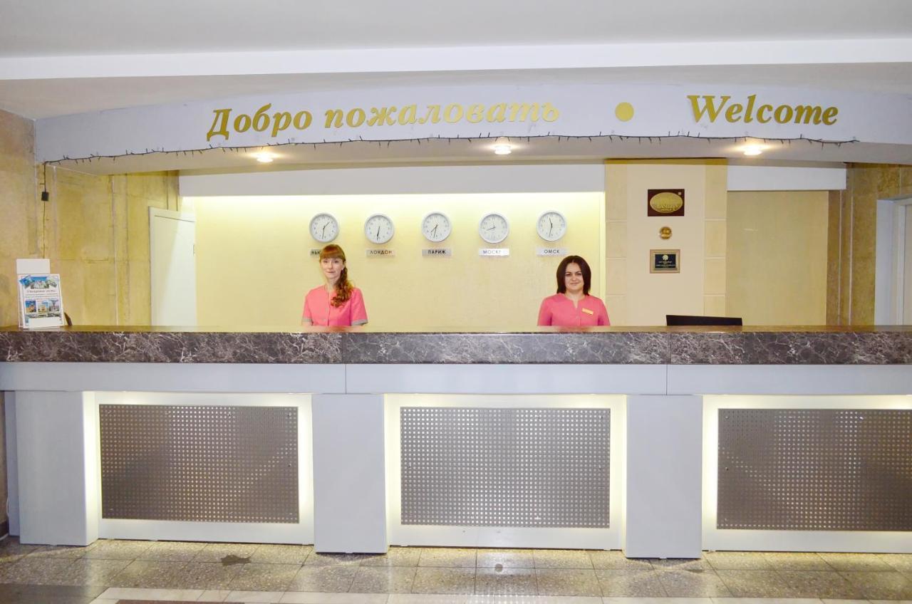 Molodezhnaya Hotel Omsk Bagian luar foto